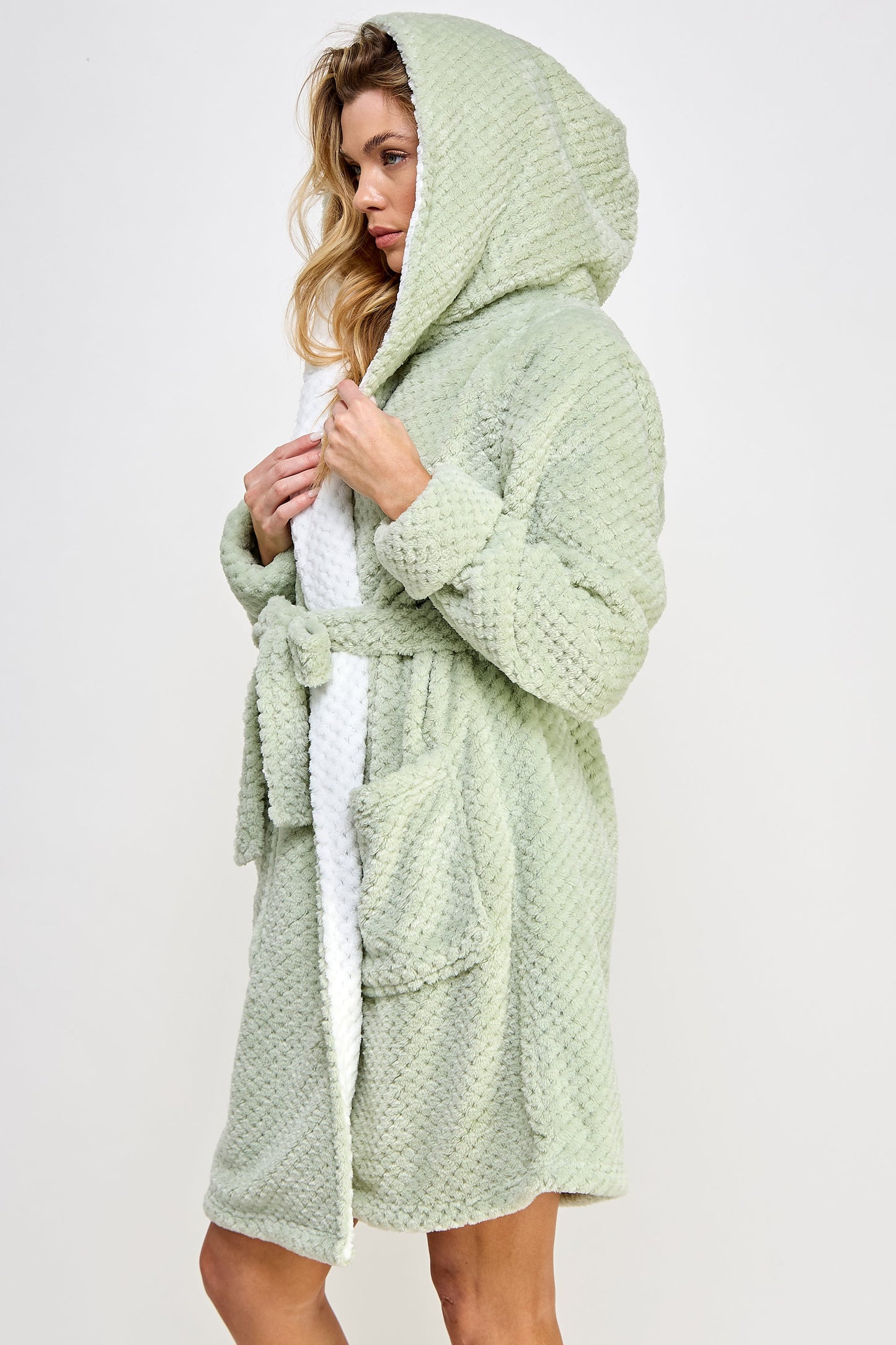 2483 Bailey Robe