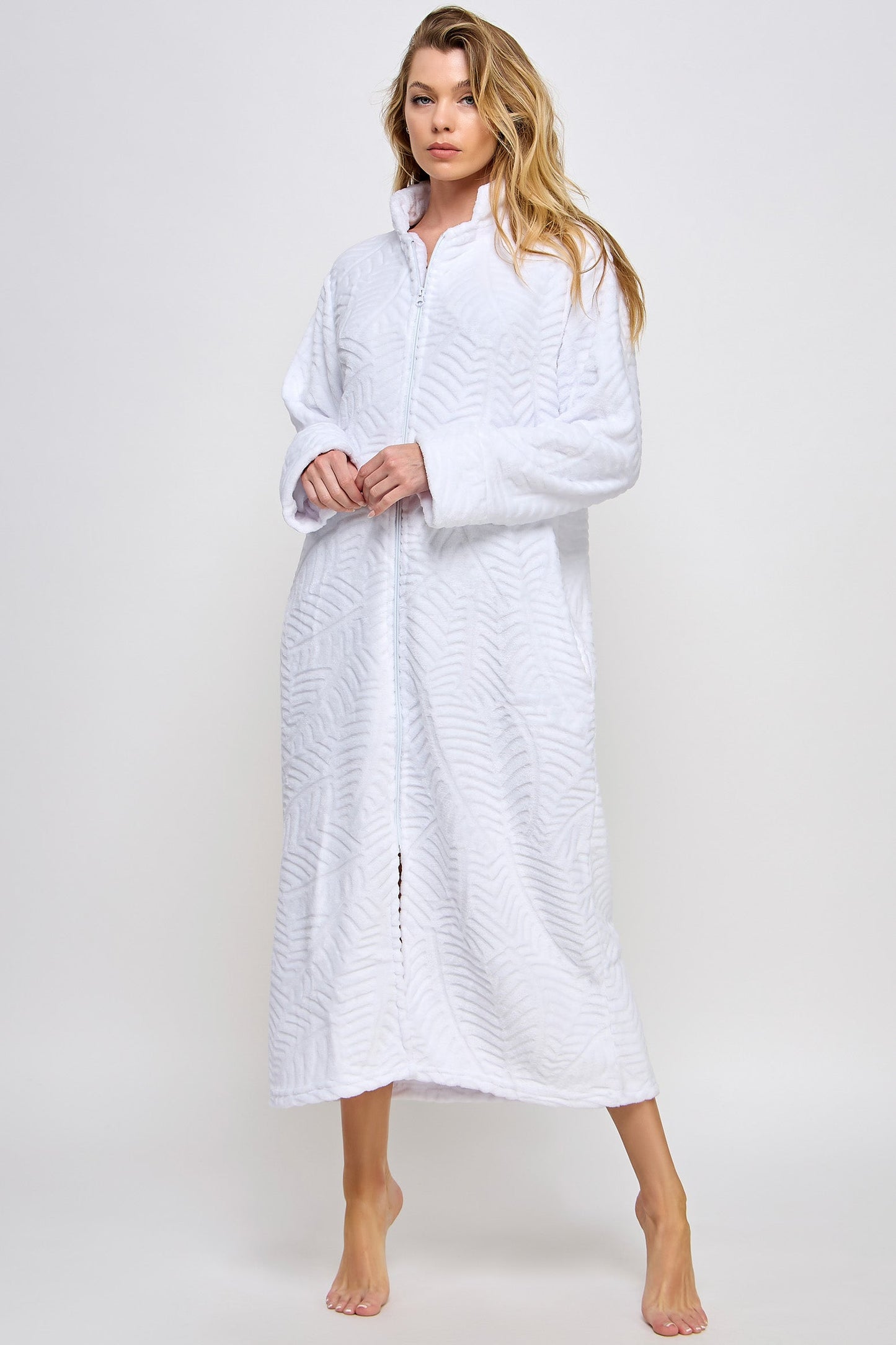 2489 Sabrina Robe